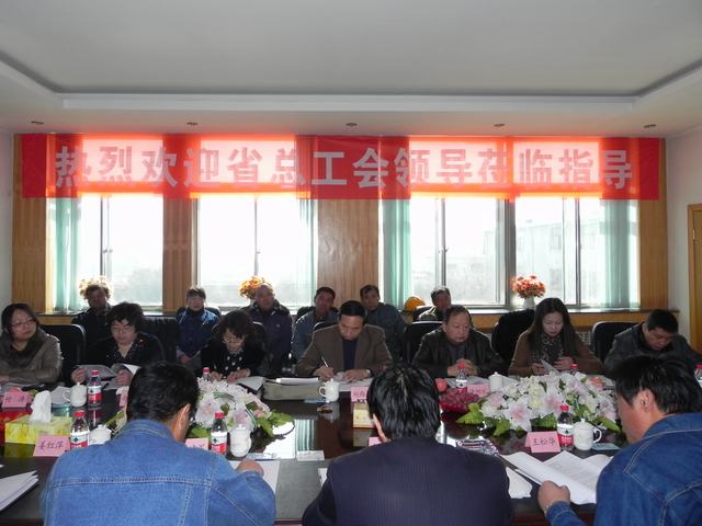 深入車間班組、“零距離”接觸職工、體驗(yàn)職工生活、傾聽職工心聲