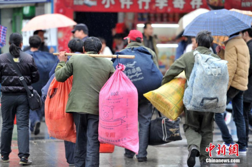 聚焦春節(jié)“恐歸族”：近鄉(xiāng)情怯，恐懼何來？(圖)